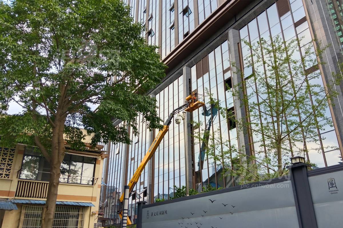 1000997