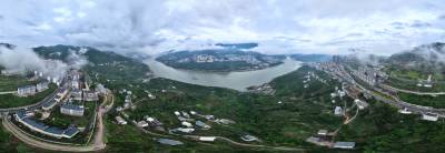 巴东：群峰雾锁隐真容 海云游走接碧空