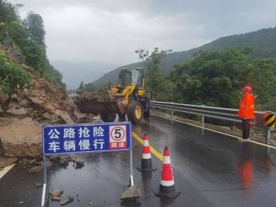 湖北保康：全力以赴战台风保畅通（客户端采稿）