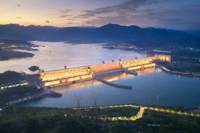 三峡大坝夜色美