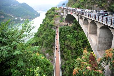 宜昌：国庆假日G348三峡旅游公路成自驾打卡热点