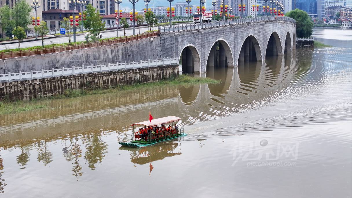 1009307