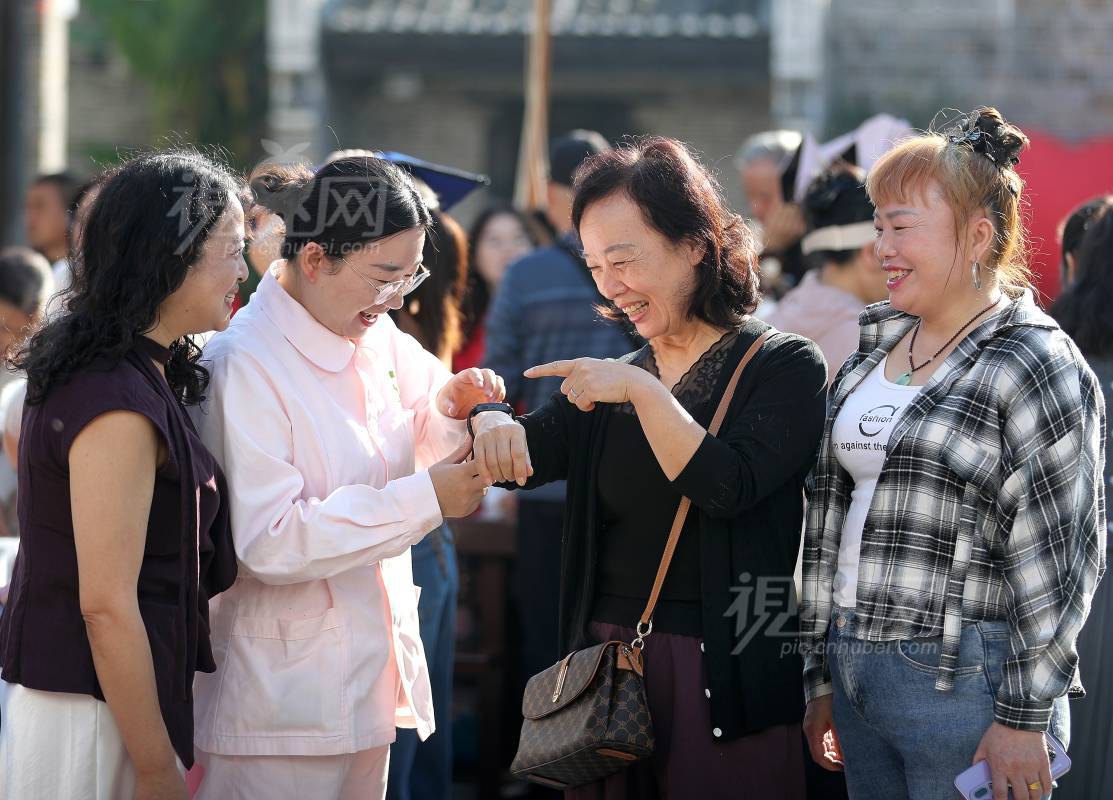 1010753