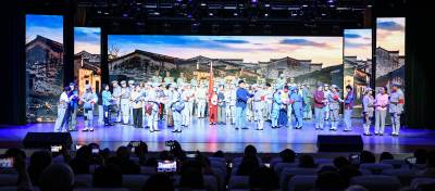 嘉鱼县朗诵协会赴省老年大学观摩学习红色情景剧