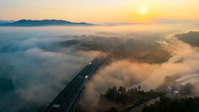 湖北英山：云桥日出