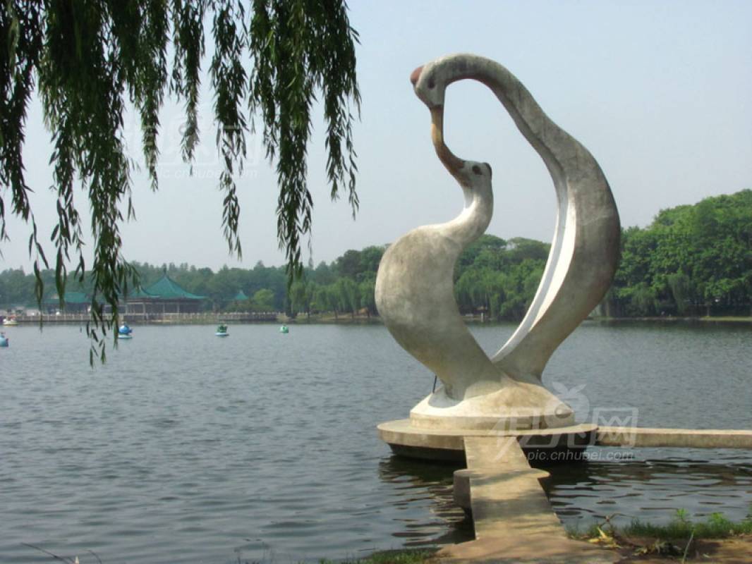 102195