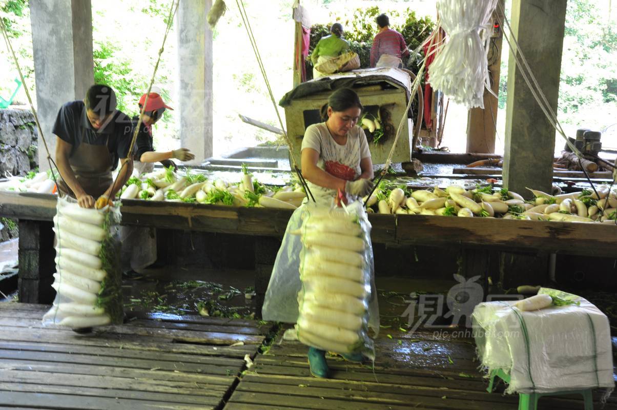 111761