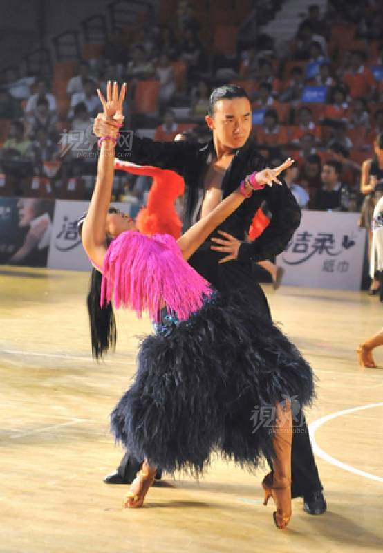 121172
