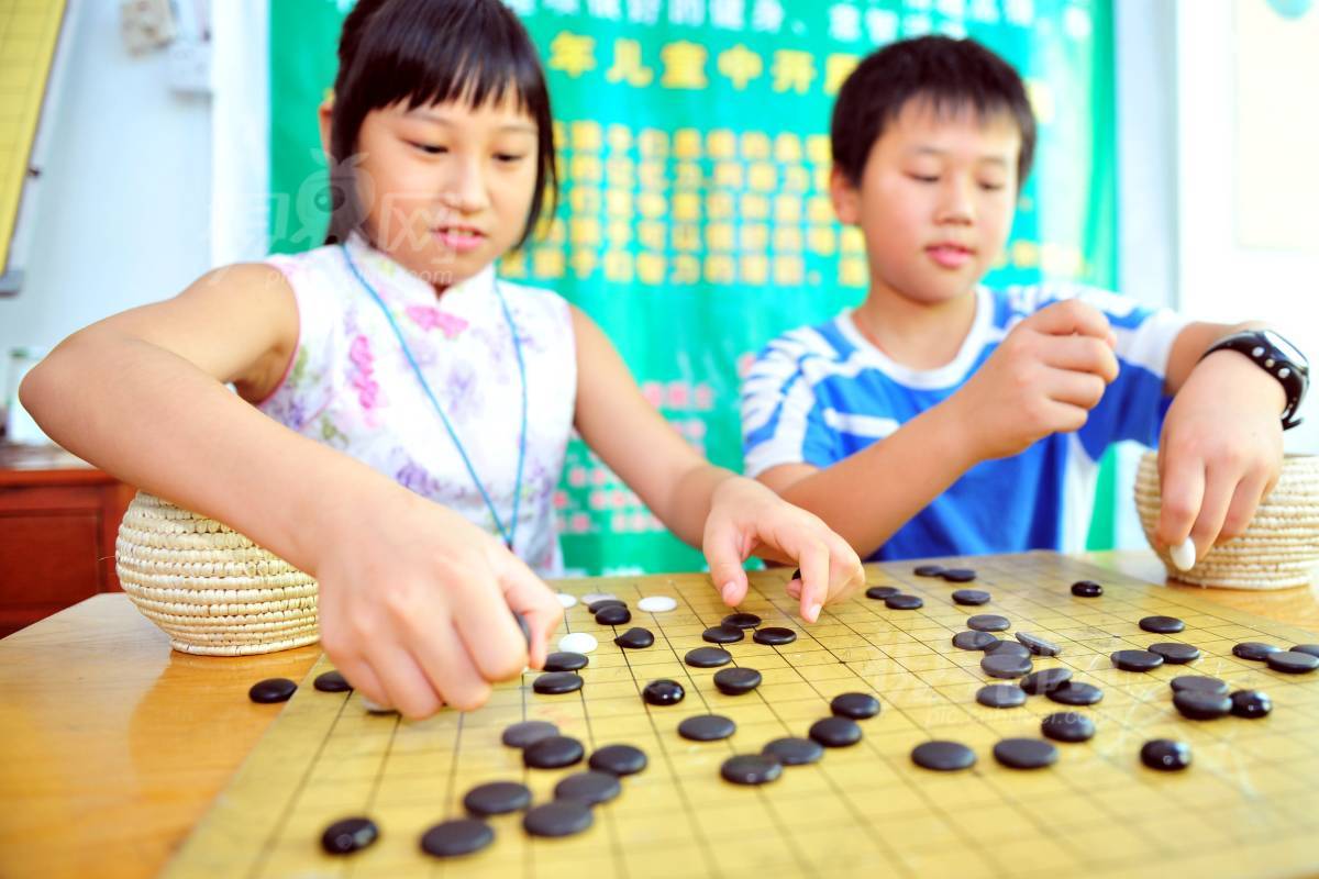 122899