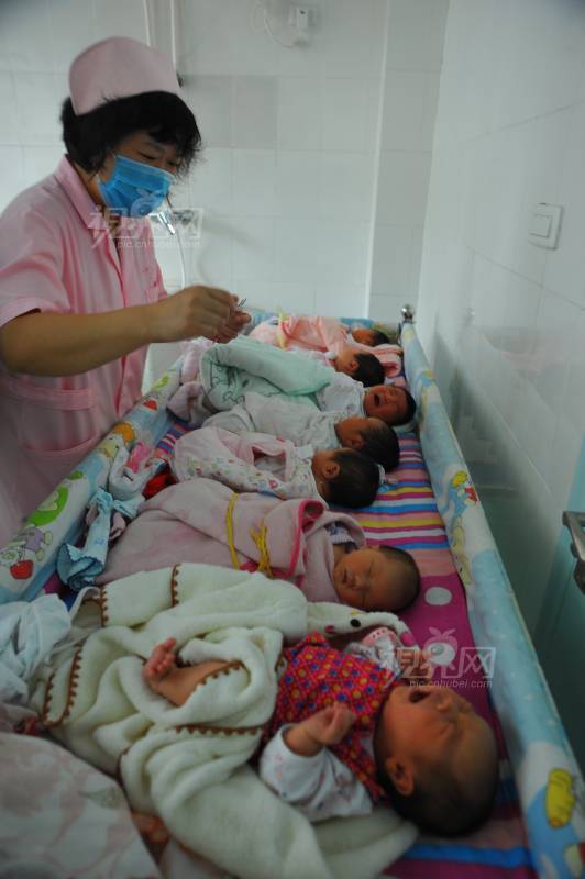 147057