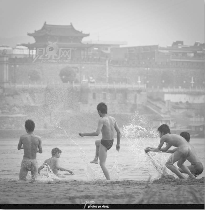 153545