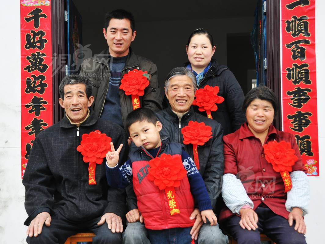 154581