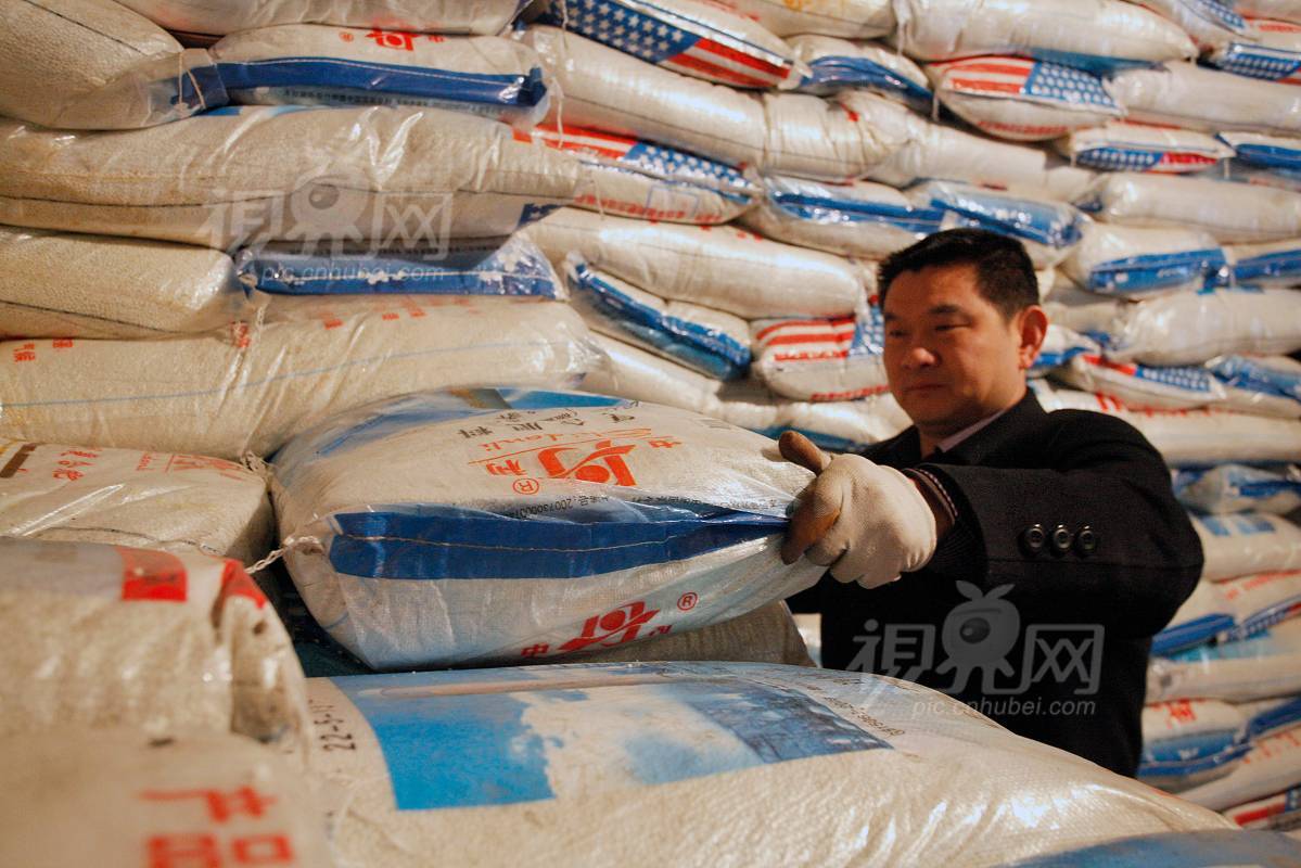 174011