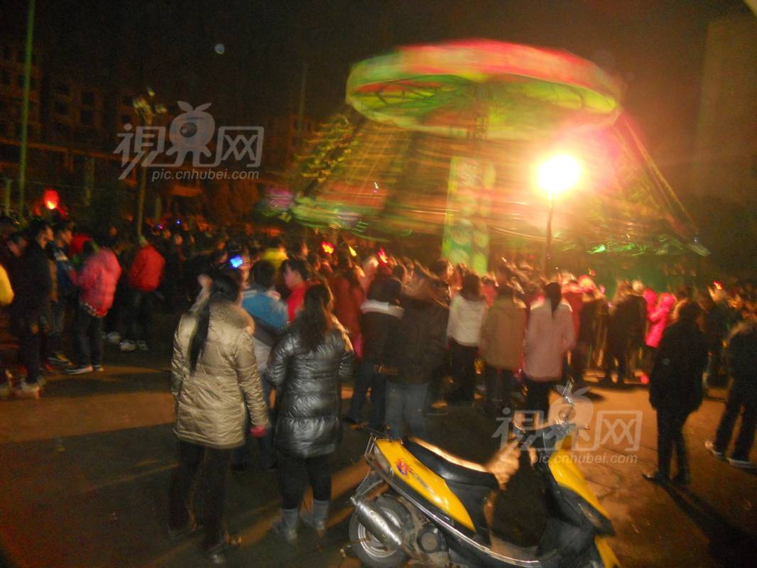 176333