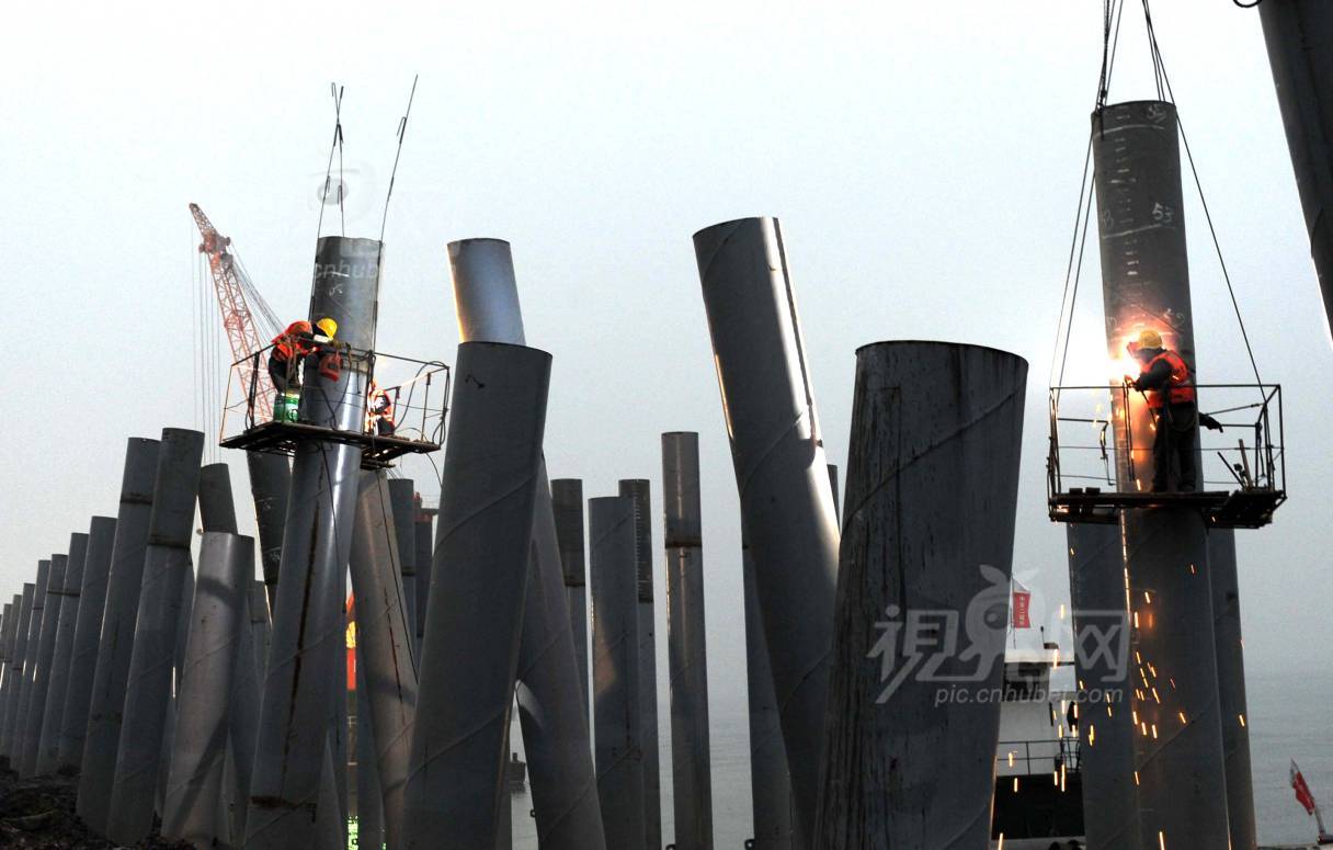 176978