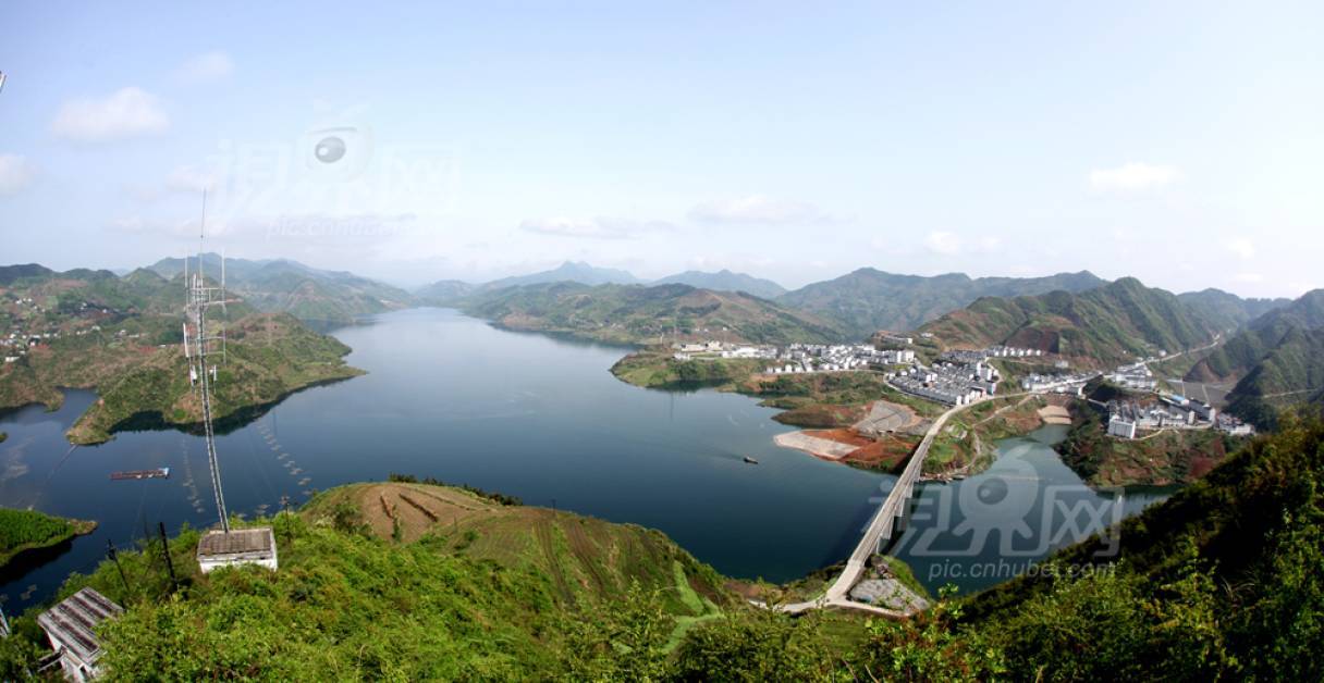 200858