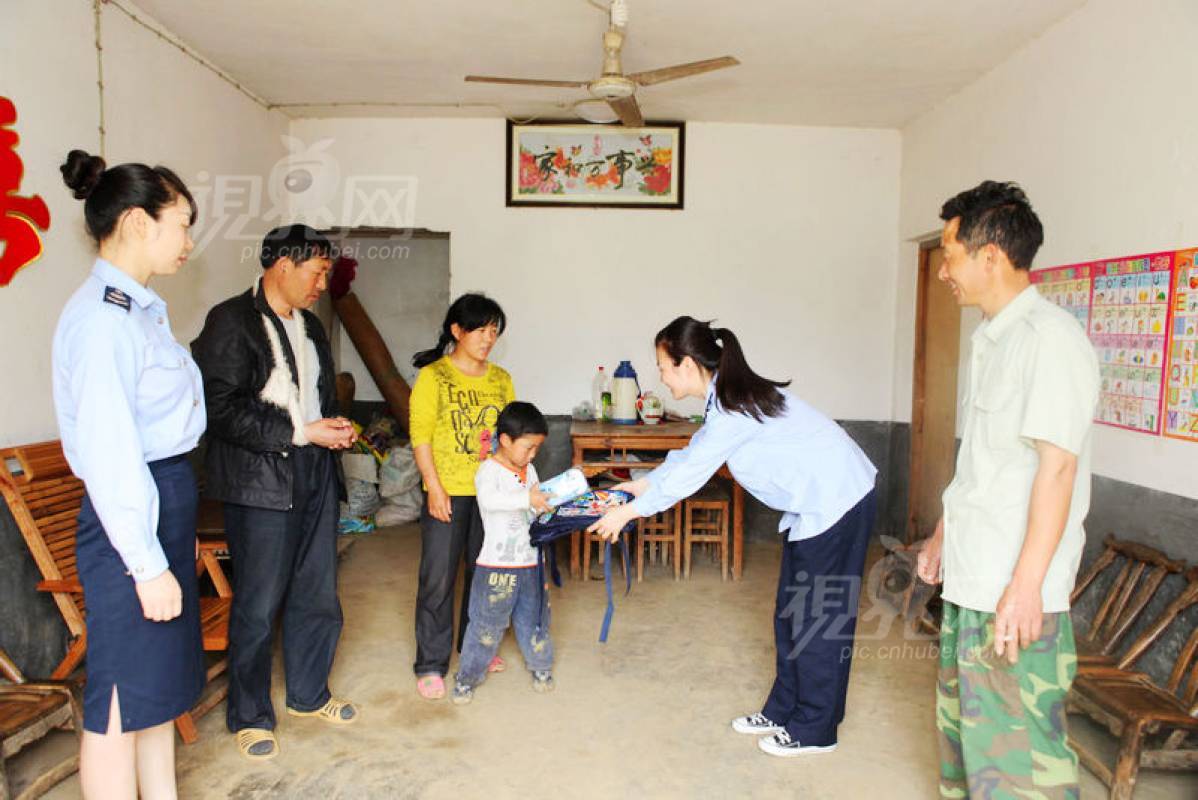 203817