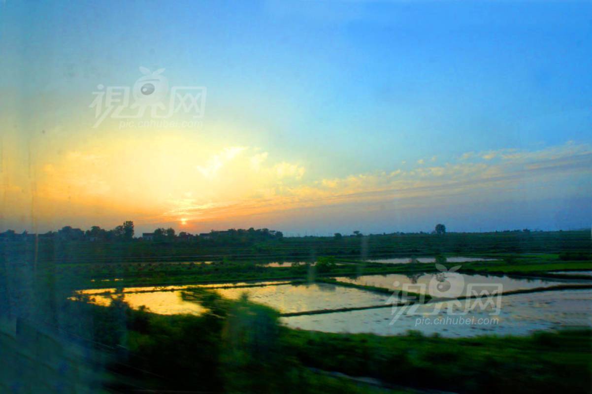208284