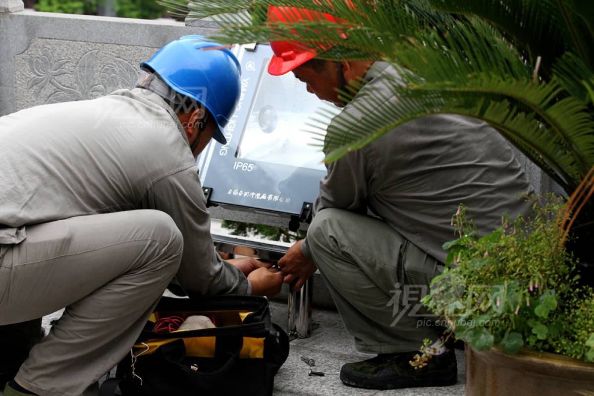 215615