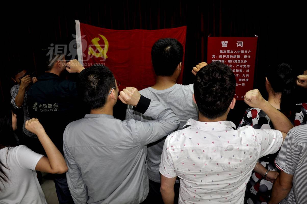 218867