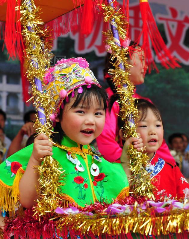 220589