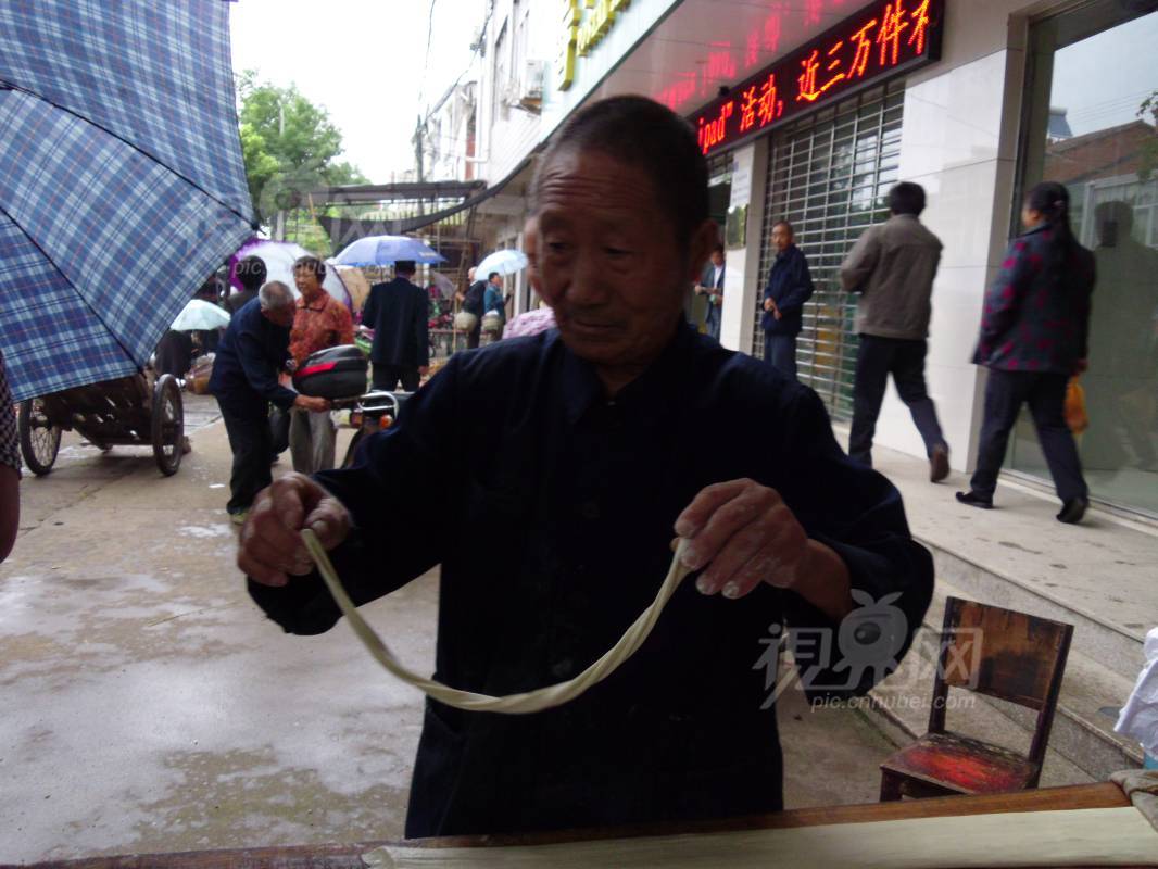 240053