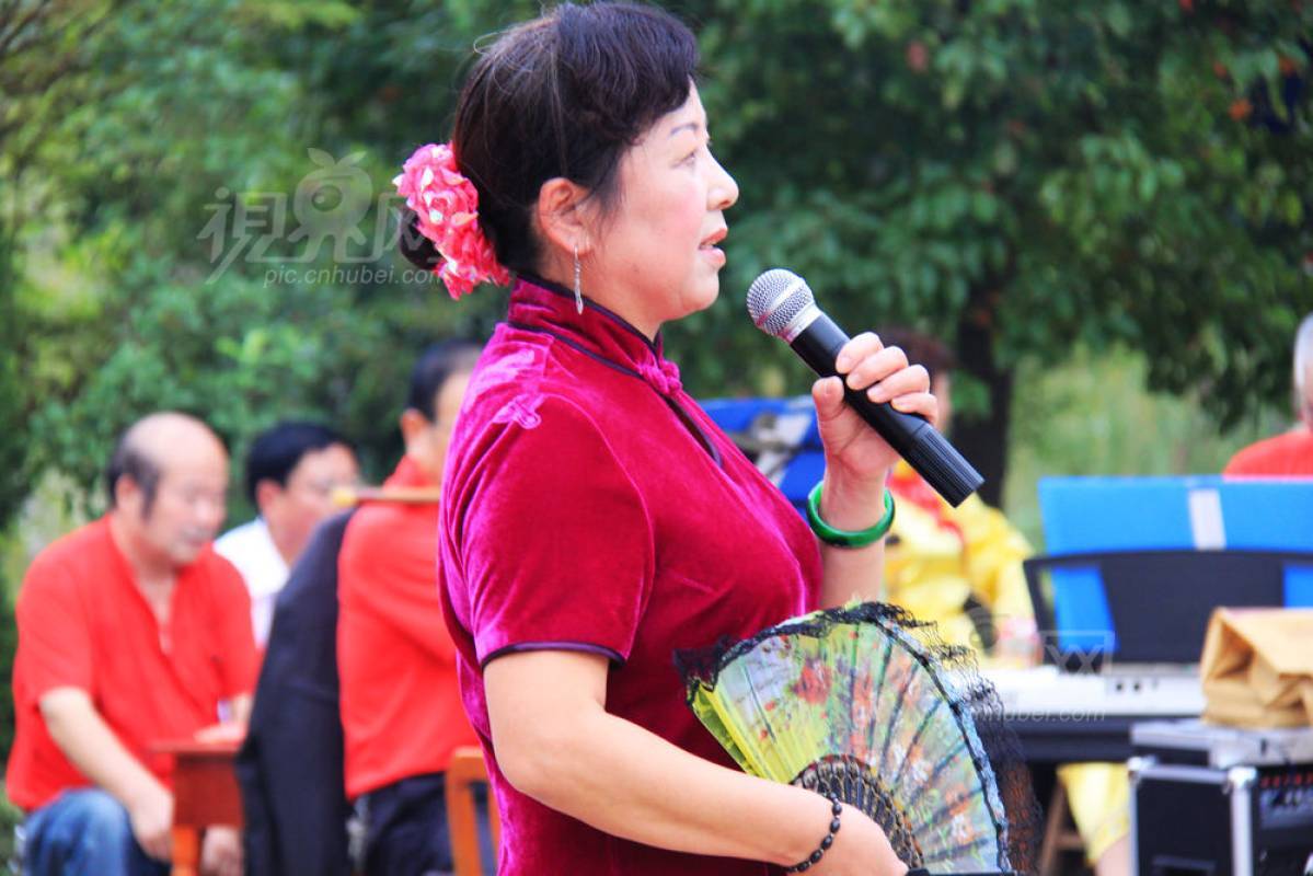 245838
