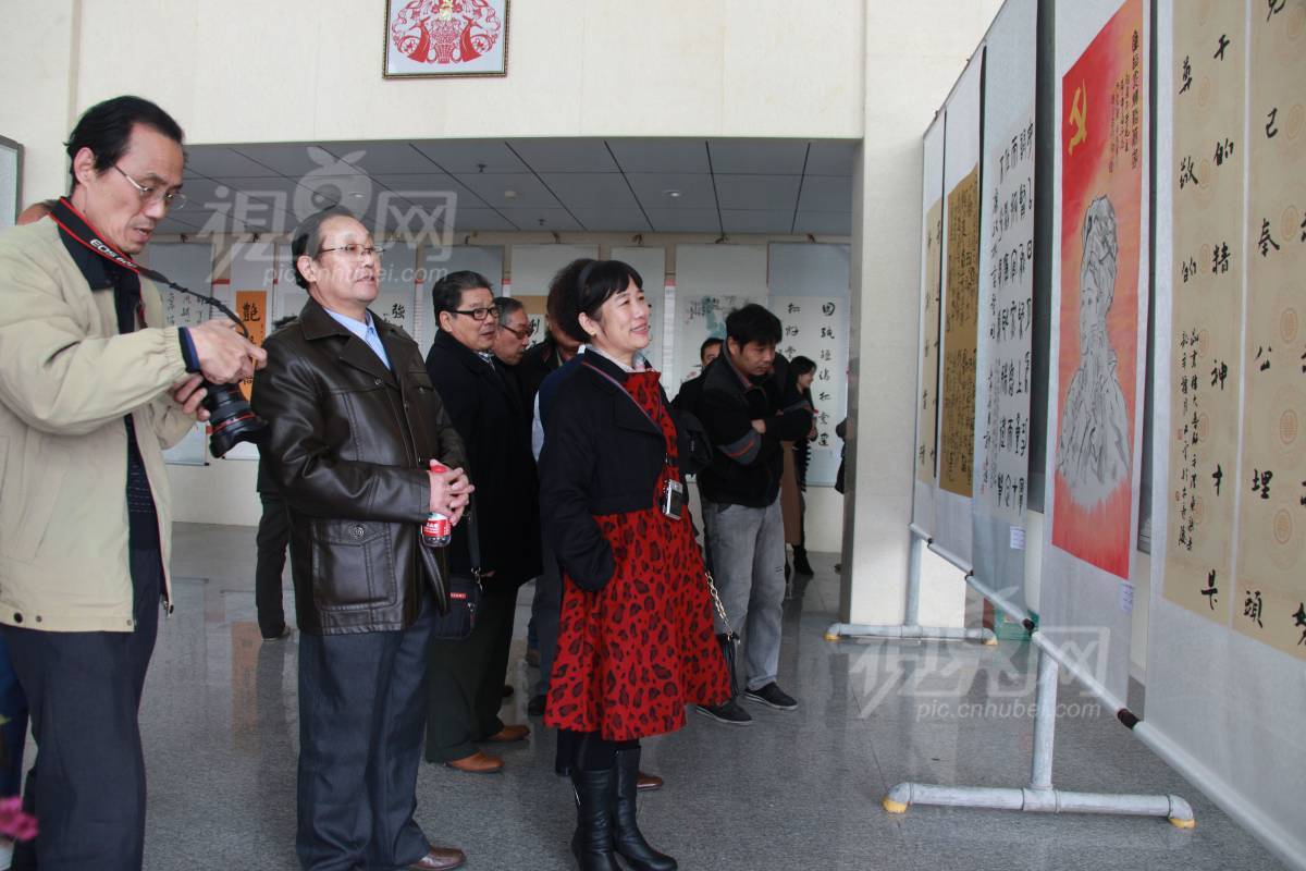256935