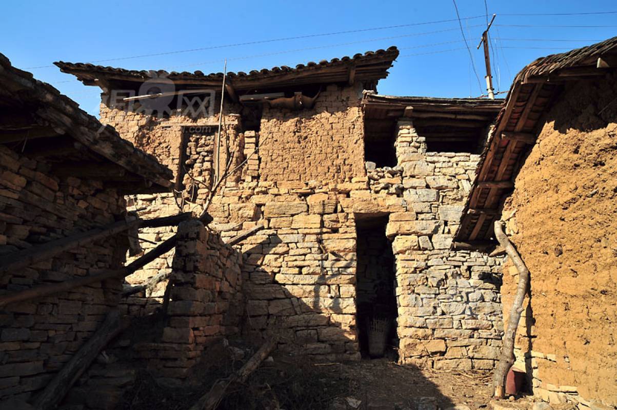 270709