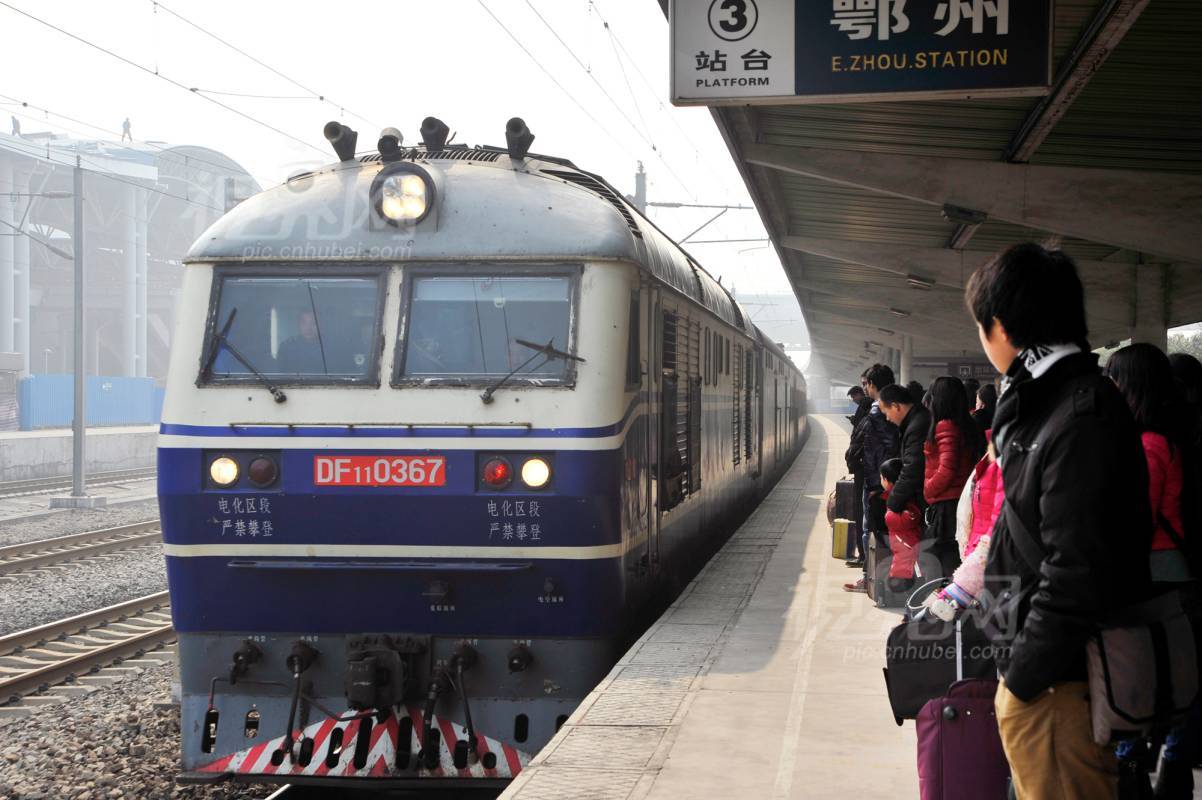 274068