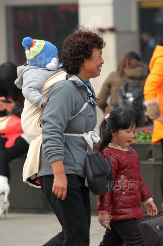 274816