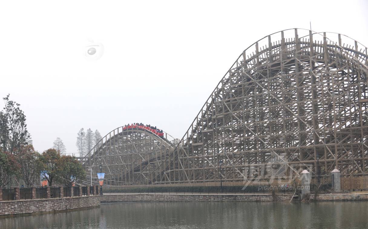 276086