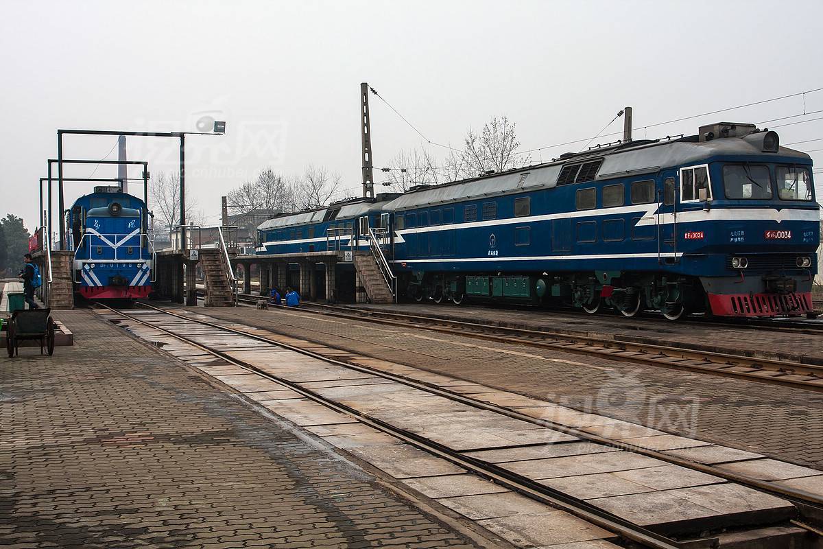 284004