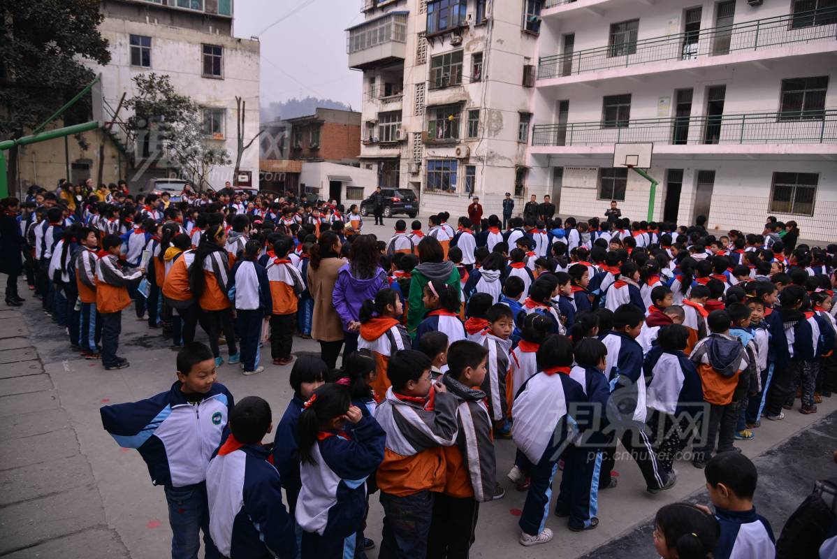 284430