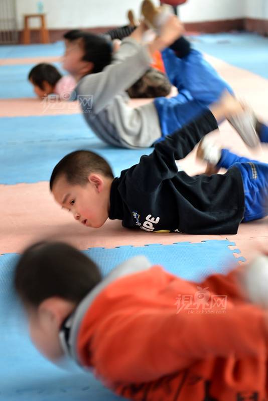 284712
