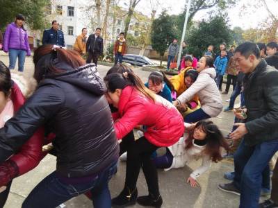 庙岭中学举办冬季教师运动会别开生面