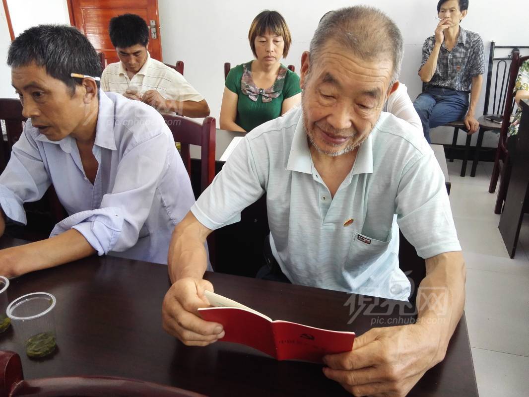 500098