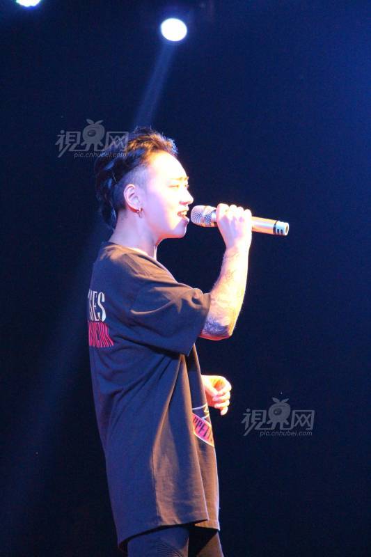 500261
