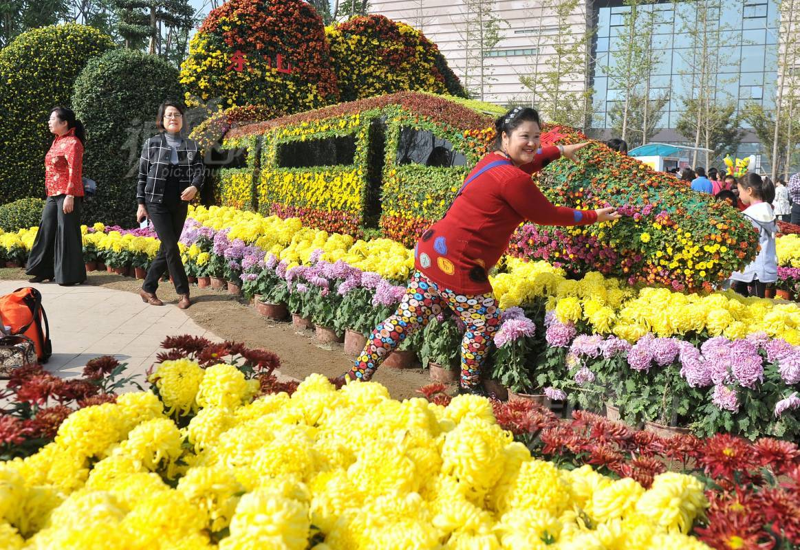 513701