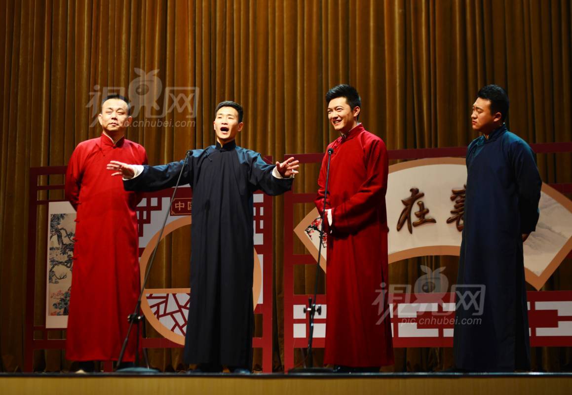 519579