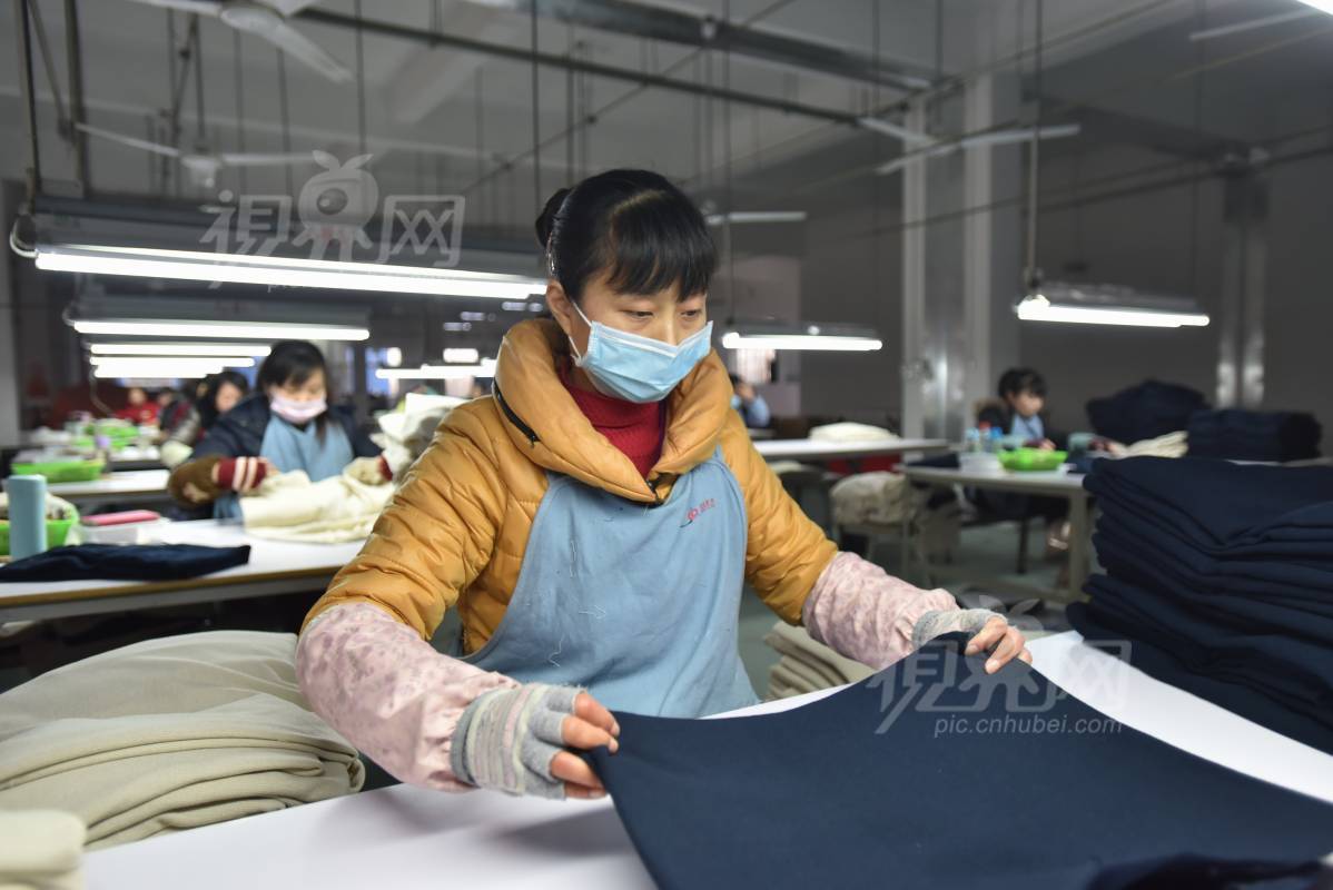 521151