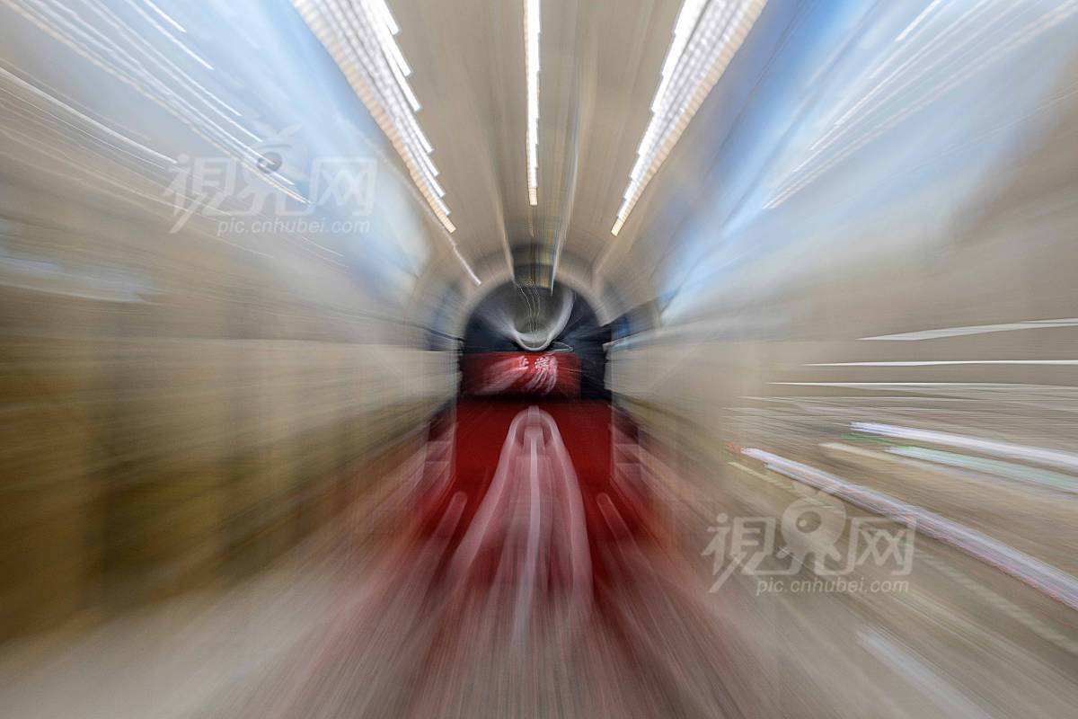 521196