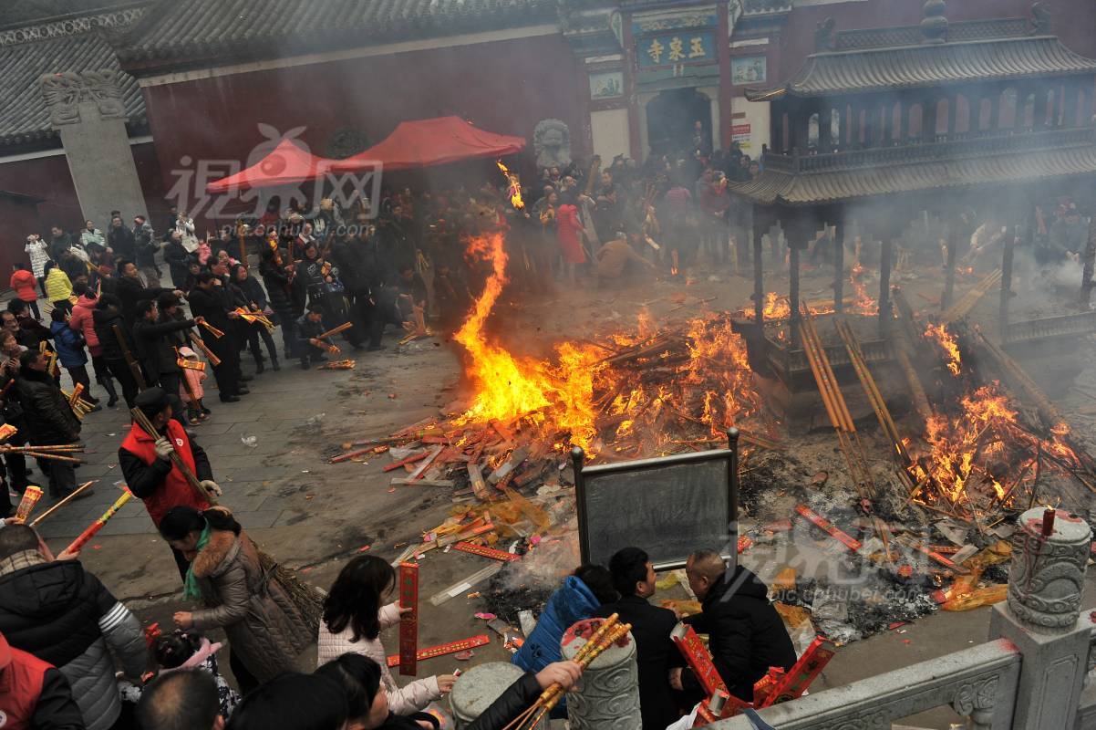 522403