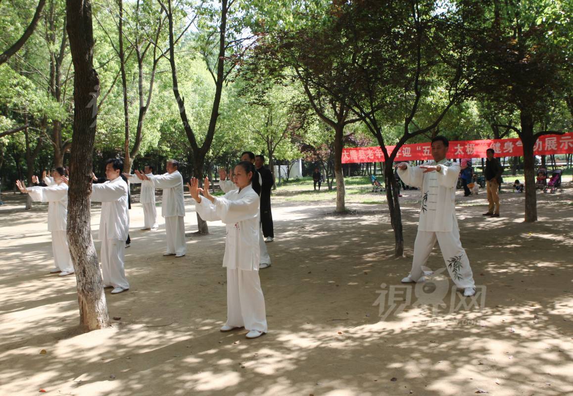 533822