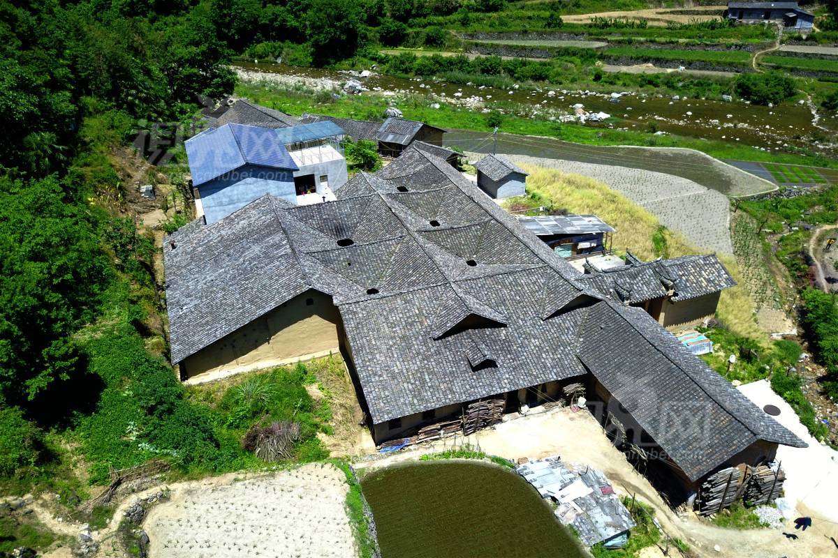 539175
