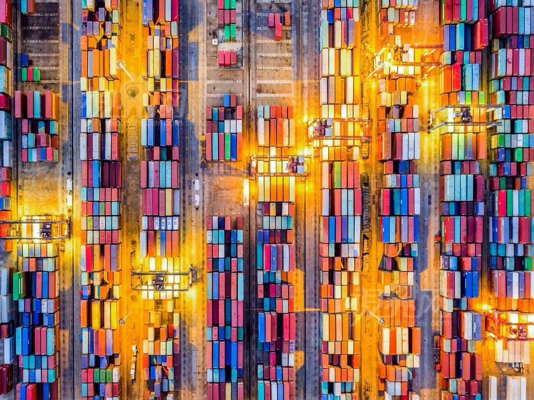 545947