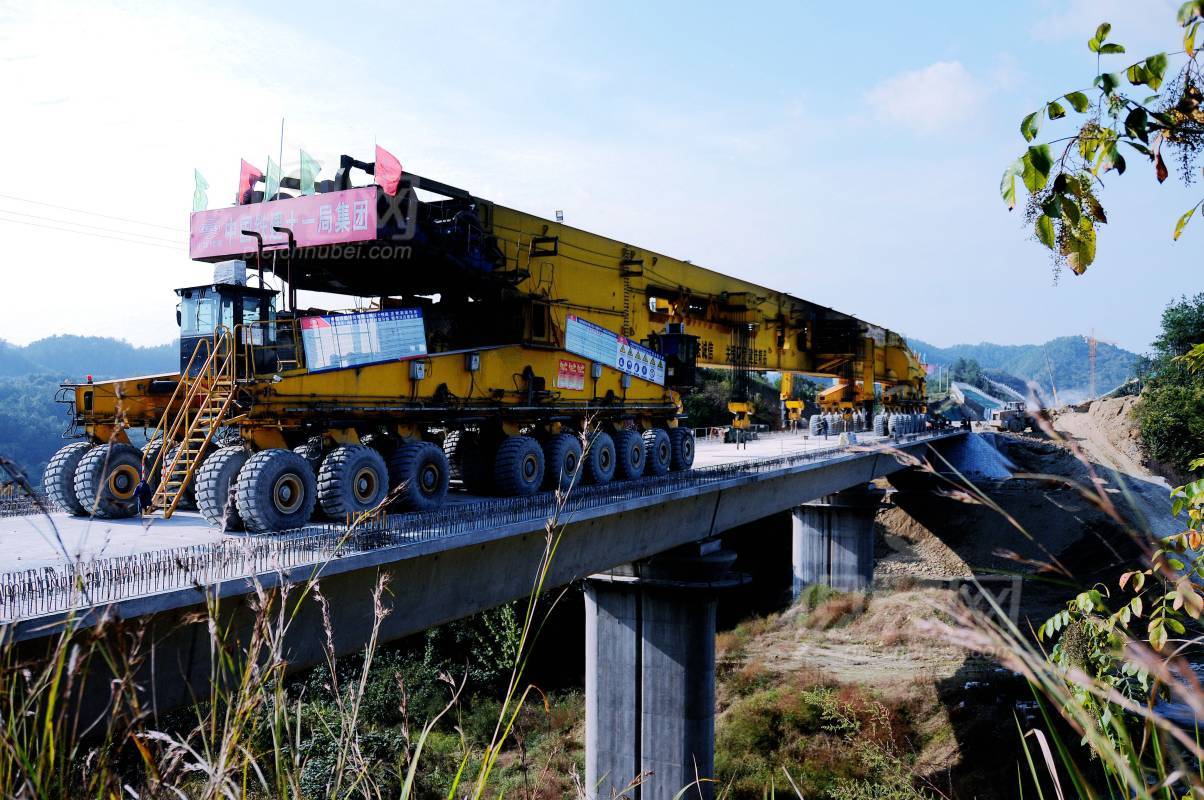 551533
