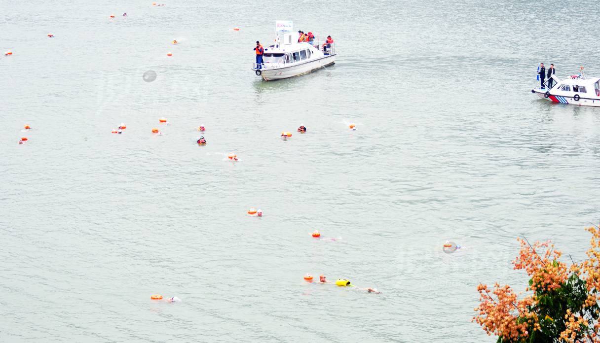 552566