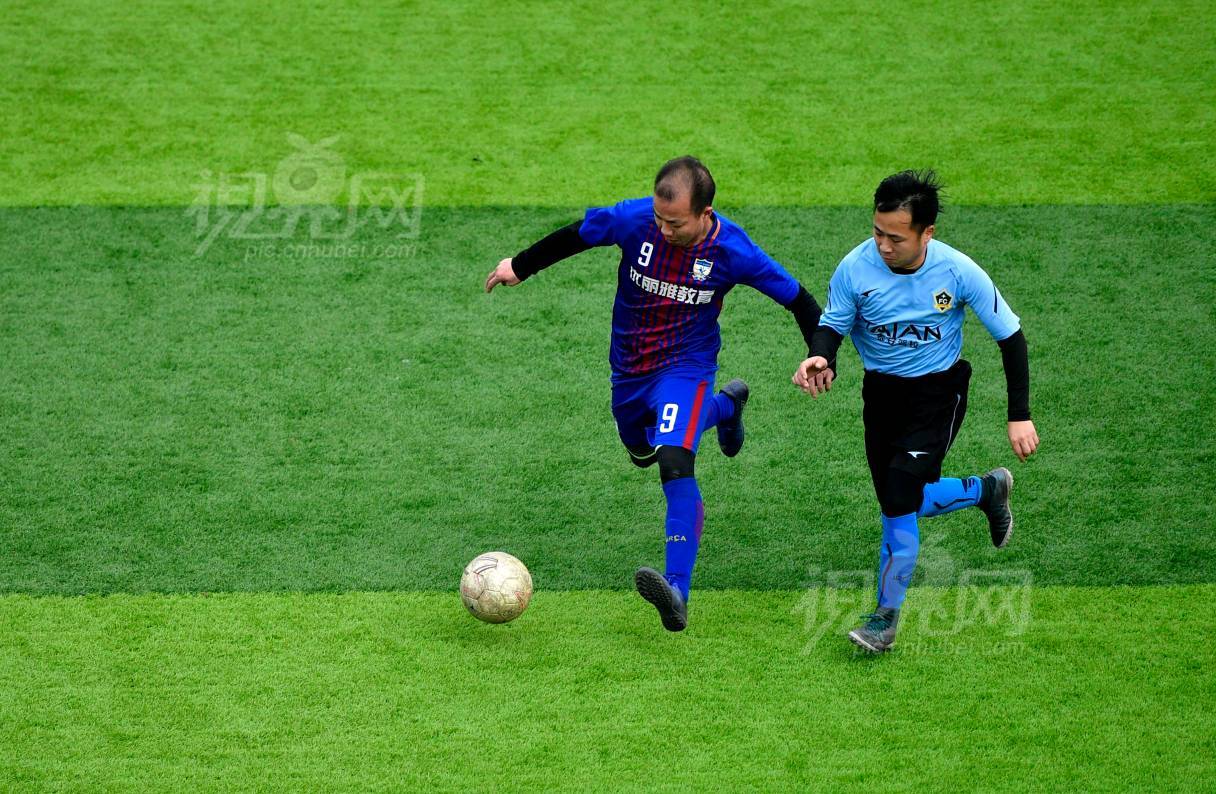 563004