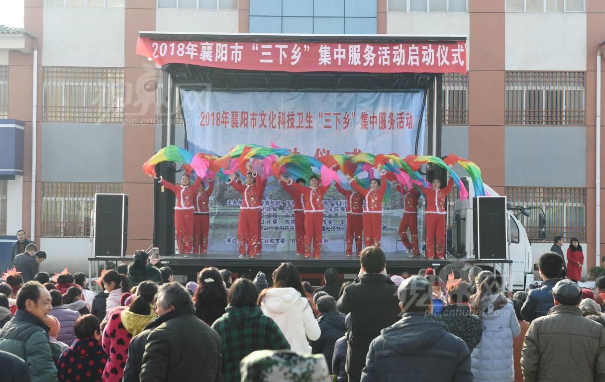 563404